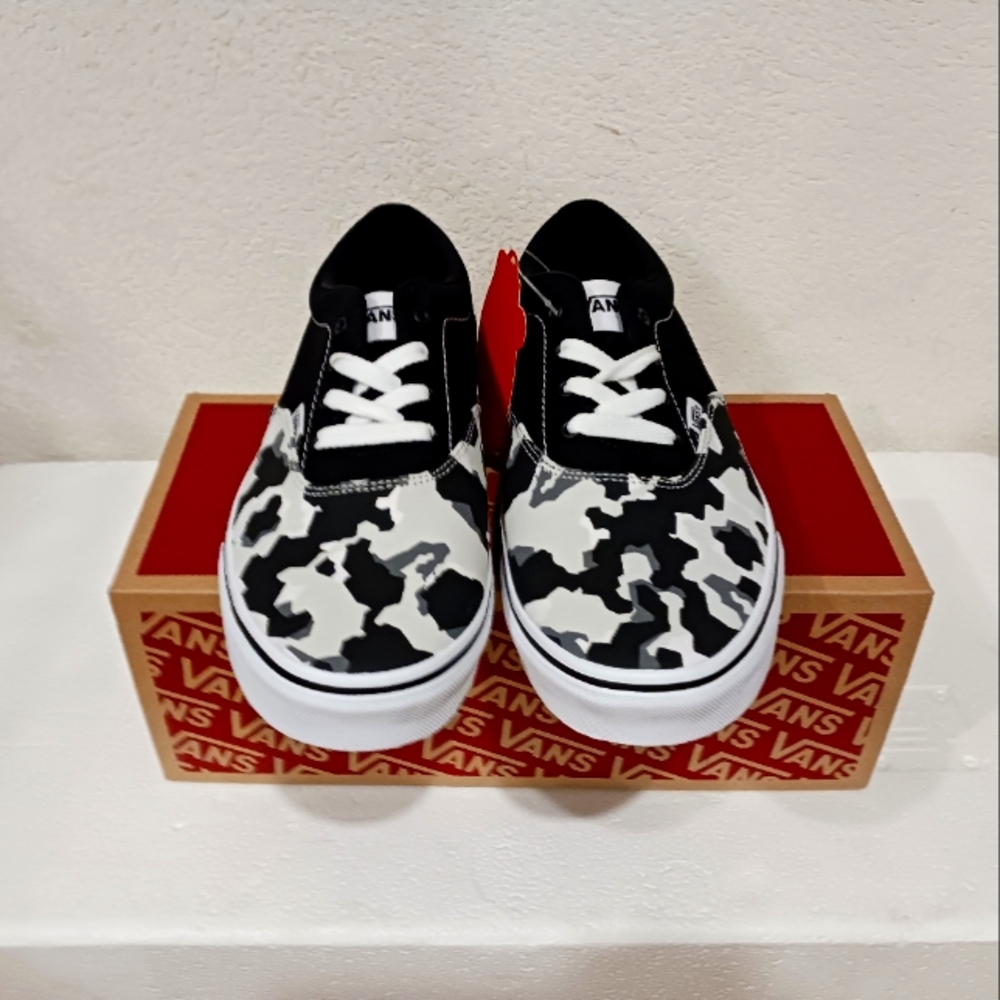 Vans - Picture 4 of 4